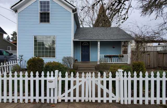 Pet Friendly 3 Bedroom with RV Parking, Close to Downtown Albany! photos photos