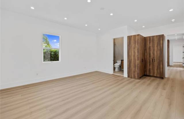 17175 Rayen Street photos photos