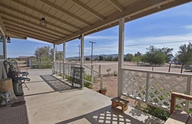 21825 Thunderbird Road Gallery 2