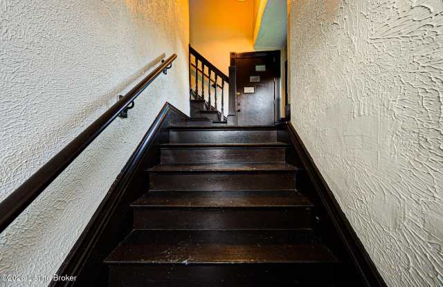 113 E Saint Catherine St Gallery 2