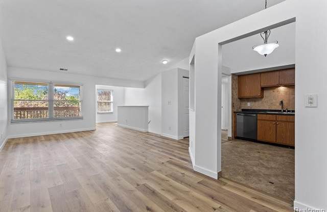 19235 SURREY Lane Gallery 3