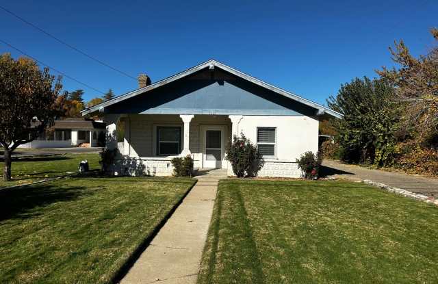 Two bedroom, one bath on west Line Street - 2989 West Line Street, West Bishop, CA 93514