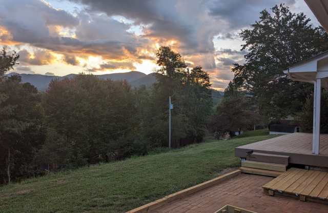 What a VIEW! Beautiful 3BD/2BA Ranch Style House in Speedwell Acres offered exclusively by Western Carolina Rentals, Inc (wcrentals.com) photos photos What a VIEW! Beautiful 3BD/2BA Ranch Style House in Speedwell Acres offered exclusively by Western Carolina Rentals, Inc (wcrentals.com) photos photos