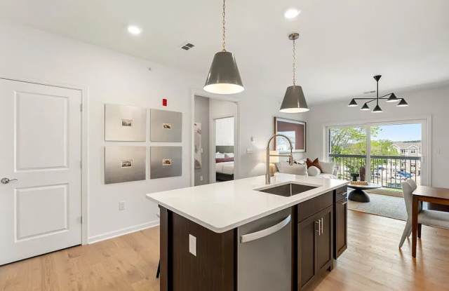 6 Stratton Dr Gallery 1