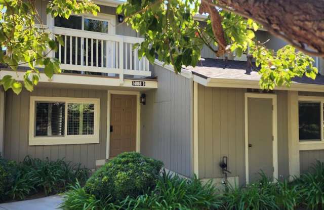 Bright  Beautiful Home Nestled Near Nature and Conveniences photos photos