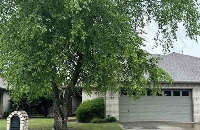 82  E Cydnee  ST photos photos