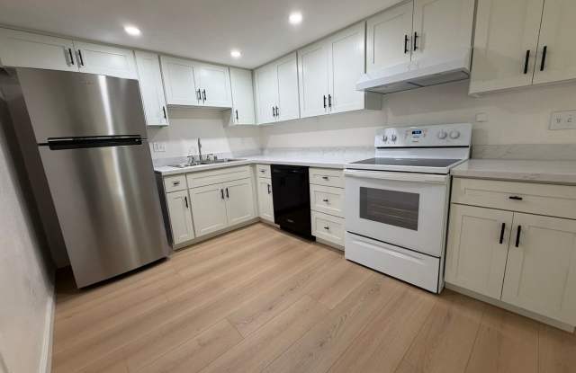 Newly Renovated 2-Bedroom Home with Large Yard – Pet Friendly in North Highlands! Move in Today!!! photos photos