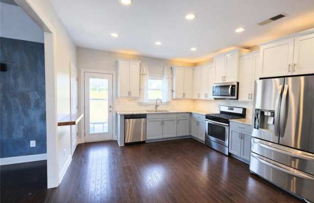 821 Westmoreland Circle NW photos photos