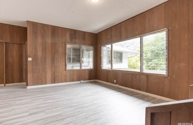 Recently Renovated 2BR/1BA/1 covered PKG in Kalihi Valley! Gallery 3