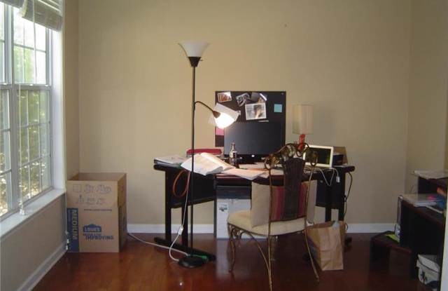 920 Cherringham Court Gallery 2