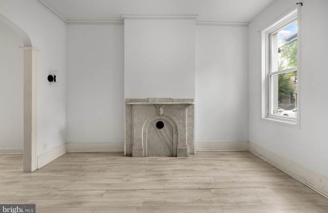 2538 EMERALD STREET Gallery 4