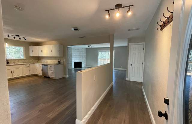 13167 Brookview Dr Gallery 4