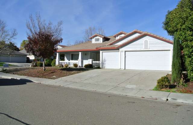 4 Bedroom, 2 1/2 Bathroom Single Family Home In Antioch with Three Car Garage photos photos
