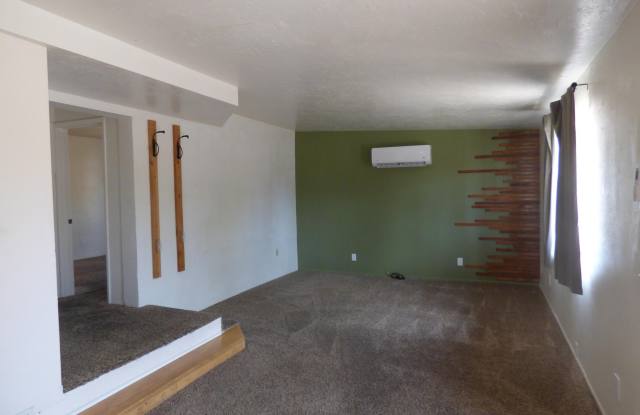 1029 E Irwin Place Gallery 3