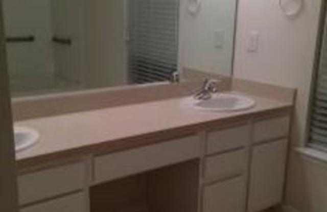 4211 Highwood Drive Gallery 4