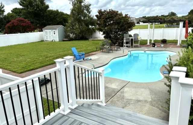 Sun- Filled, 4 Bed, 3.5 Bath in Waterfront Community of Riversedge in Moyock. Gallery 4