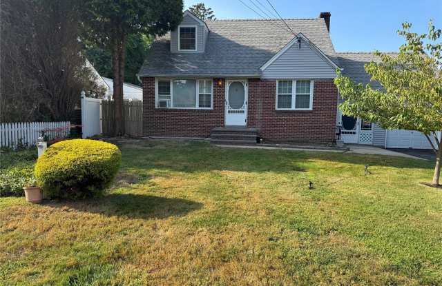 29 Dorchester Street - 29 Dorchester Street, South Huntington, NY 11746