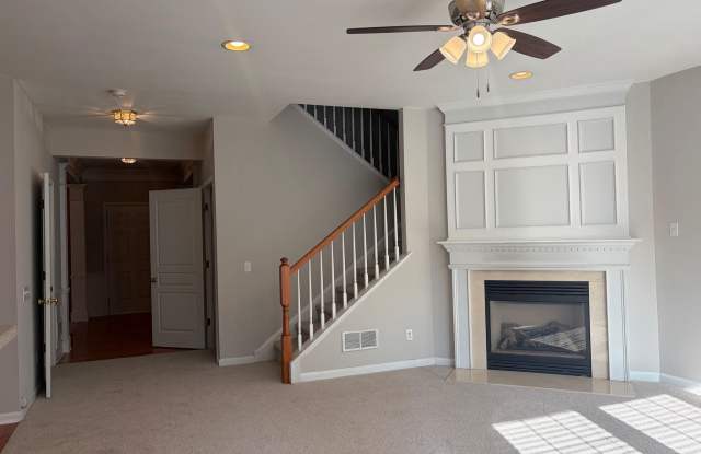 1108 HARDING Circle Gallery 1