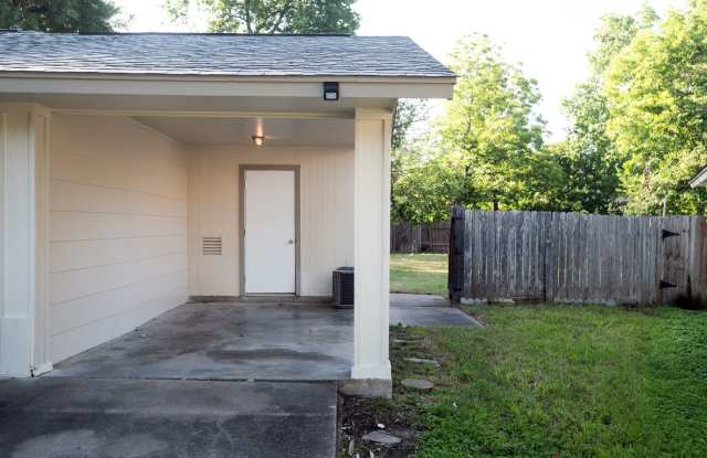 Two Bedroom Duplex - Minutes to N Lamar and Mopac Gallery 4