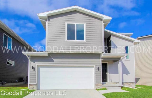 17131 Mistflower Ln - 17131 Mistflower Ln, Urbandale, IA 50323
