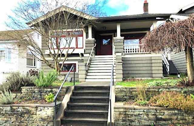 6235 22 Ave NE - 6235 22nd Avenue Northeast, Seattle, WA 98115