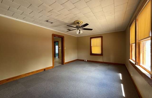 435 Aucoin Gallery 4