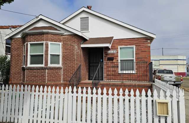 1448 Rice Street photos photos
