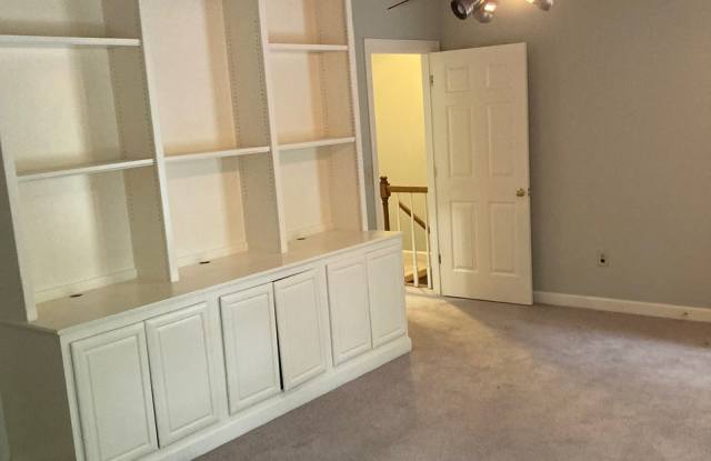 2008 Graybar Lane Gallery 1
