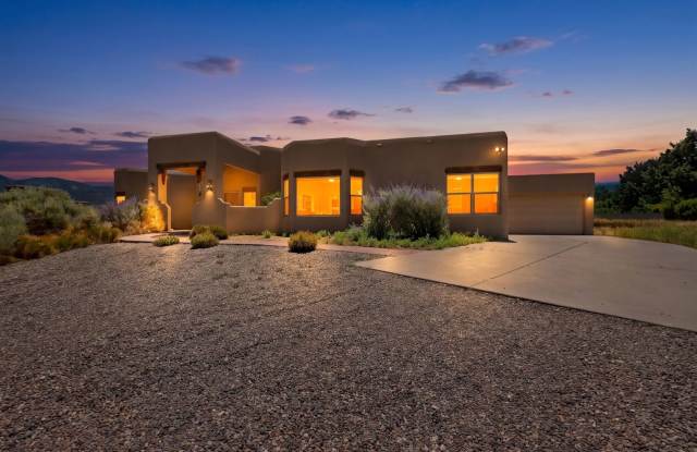 Luxuary Home in N. Alb Acres 2200/sf 3/bd 2/ba 2/cg photos photos