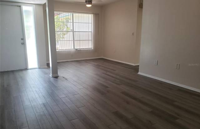 1905 72ND STREET W Gallery 4