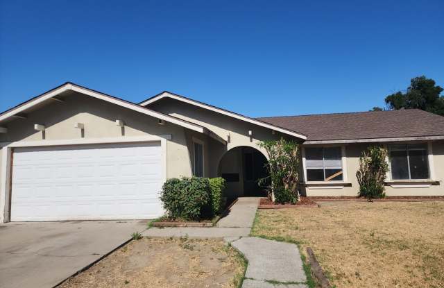 3 Bedroom 2 Bathroom with Garage and Washer and Dryer Hookups photos photos