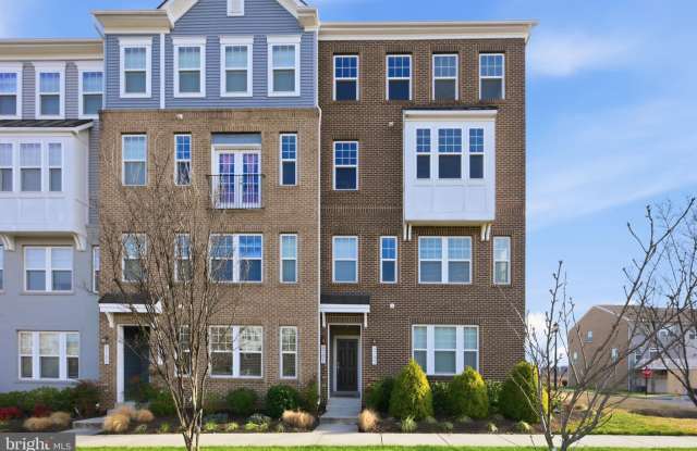 9701 TEALBRIAR Drive unit: 270 photos photos