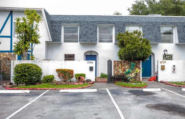 6764 SW 40th Street unit: 40 photos photos