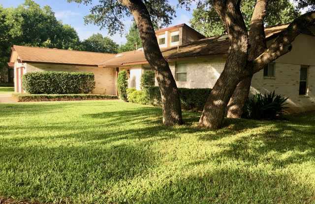 210 SANDHILL DR Gallery 2