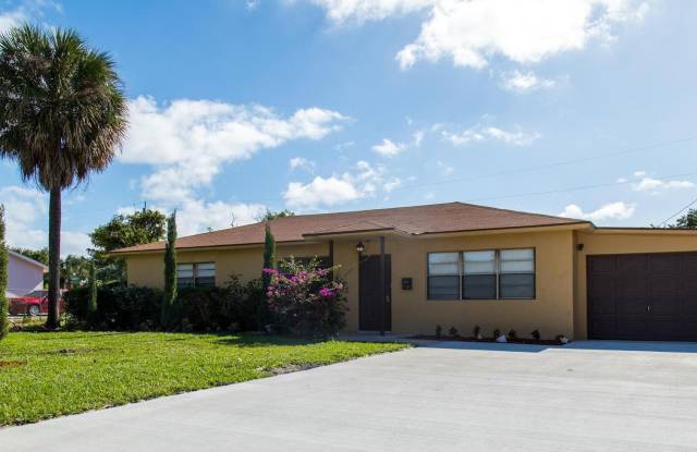 130 SW 14TH AVE #130 BOYNTON BEACH, FL 33435 photos photos