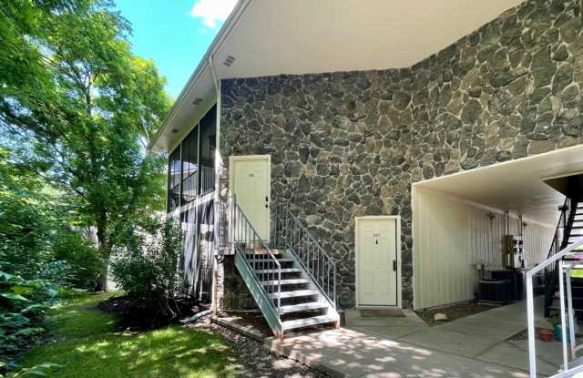 Secluded 2 Bed, 2 Bath Park De Ville Condo photos photos
