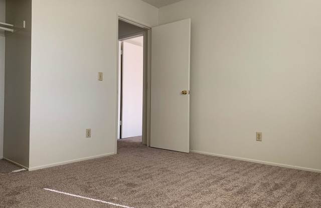 2 bed 1.5 bath with a 2-car garage in Rocklin photos photos