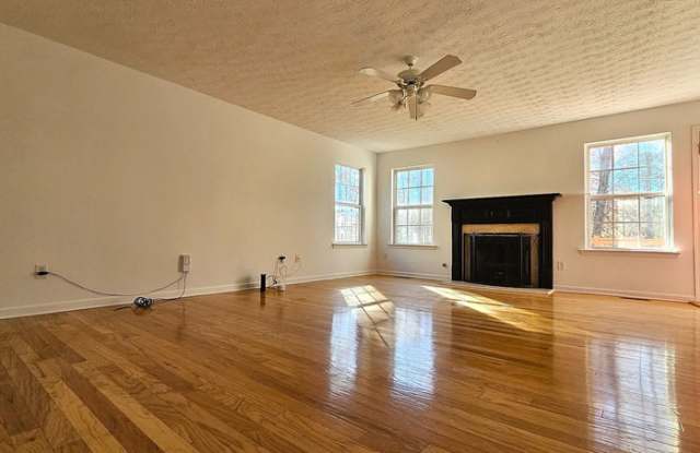 875 Roxfield Court Northeast Gallery 1