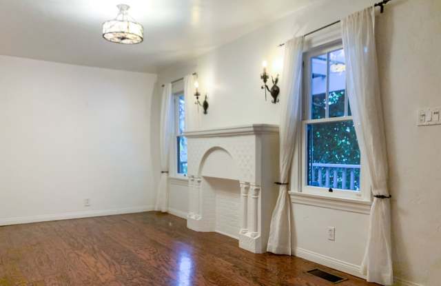 2916 Marathon St. photos photos