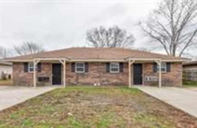 106 Circle B North - B - 106 Circle B North, Roland, OK 74954 106 Circle B North - B - 106 Circle B North, Roland, OK 74954