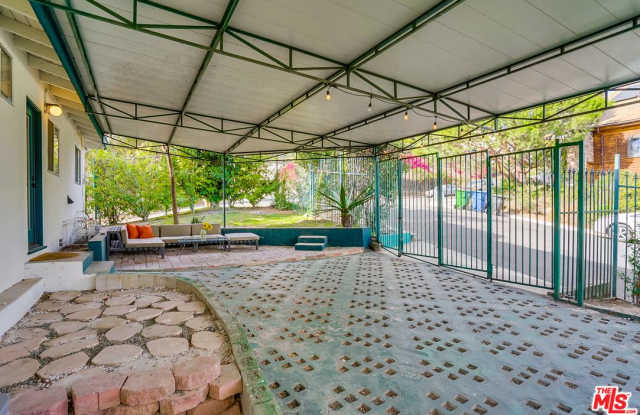 1630 CERRO GORDO Street Gallery 3