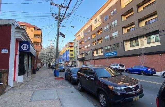 233 AVENUE E Gallery 3