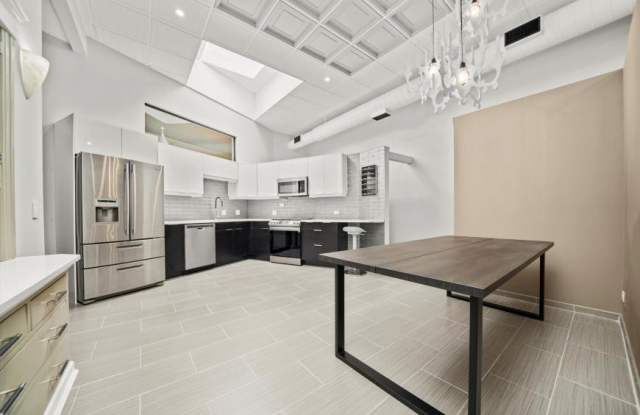 300 N Ogden Gallery 4