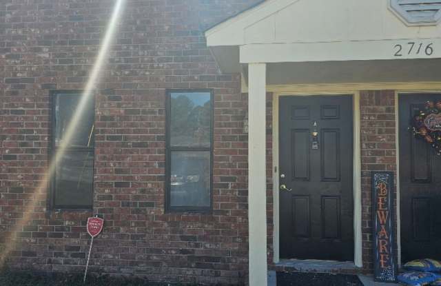 2 BR TOWNHOME Gallery 3