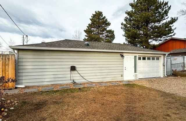Charming 2BR House in Lakewood - 1611 Carr Street, Lakewood, CO 80214