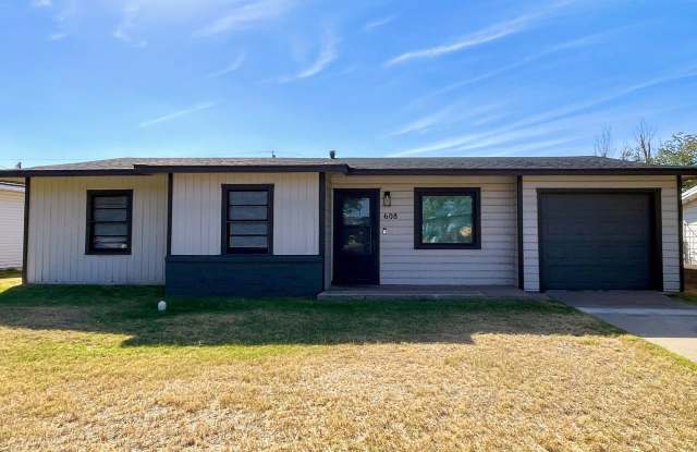 Bright‑Living Retreat in Big Spring – Your Perfect 3‑Bed, 1‑Bath Home! - 608 Holbert Street, Big Spring, TX 79720