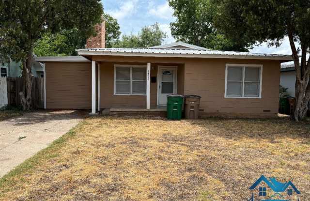 For Rent - 3 Bed/ 1 Bath with Workshop - 1722 S Park photos photos
