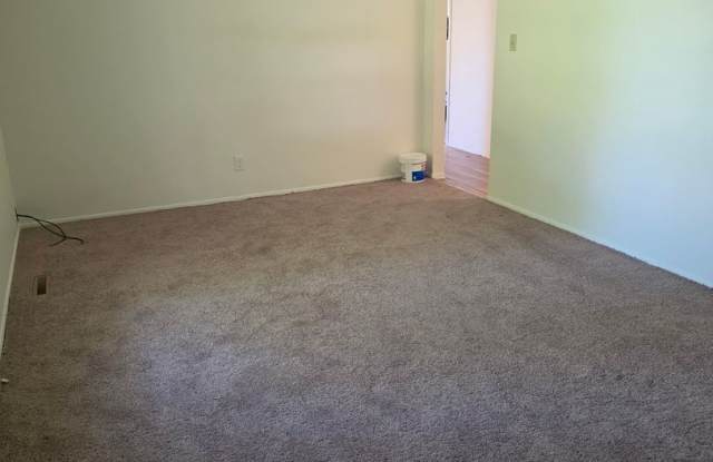 Charming 2 Bedroom Home Gallery 1
