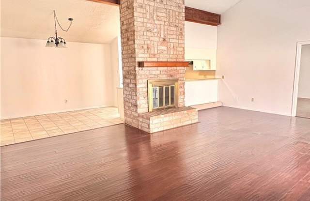 5530 Crossgate Drive N Gallery 4