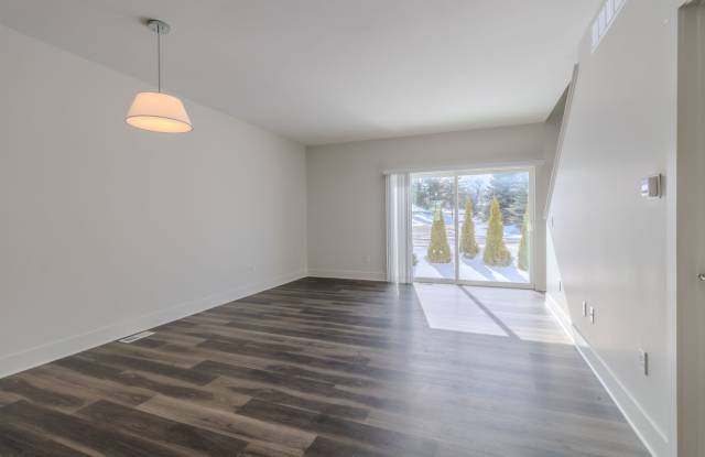 ZO- Simsbury 1548 Gallery 4